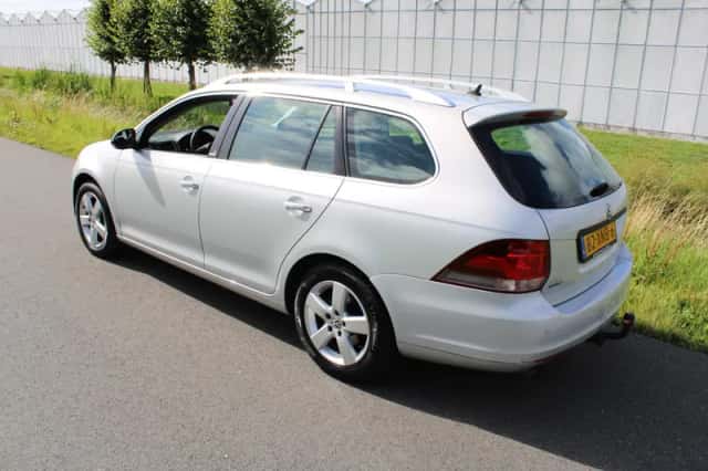 Volkswagen Golf (2012) thumbnail 3