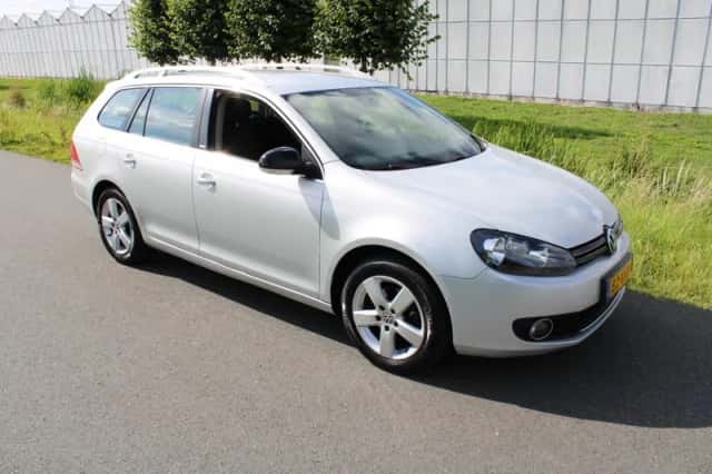 Volkswagen Golf (2012) thumbnail 4