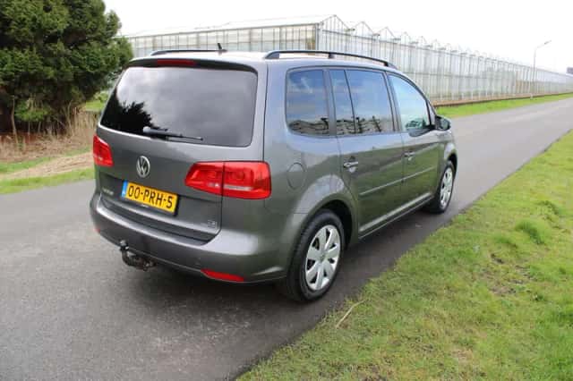 Volkswagen Touran (2011) thumbnail 6