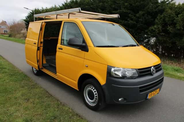 Volkswagen Transporter (2013) thumbnail 3
