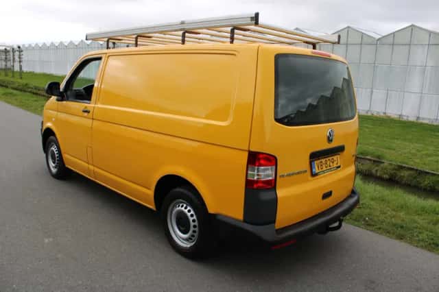 Volkswagen Transporter (2013) thumbnail 5