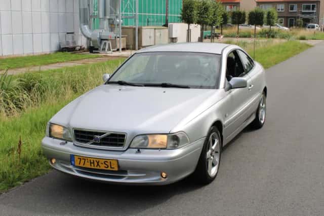 Volvo C70 (2002) thumbnail 2