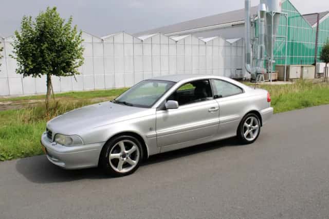 Volvo C70 (2002) thumbnail 3