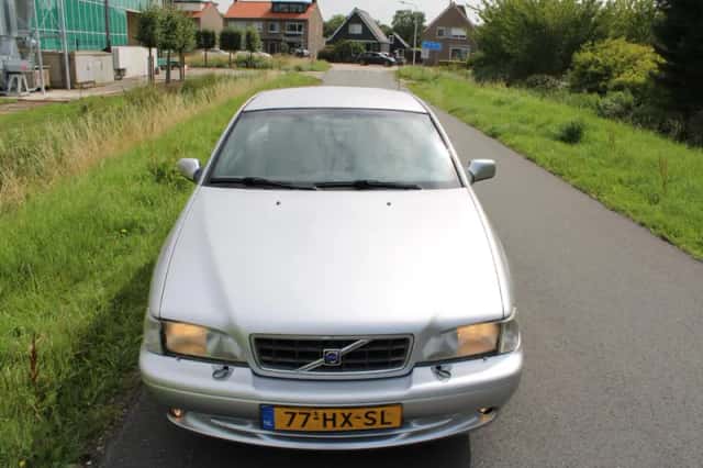 Volvo C70 (2002) thumbnail 5