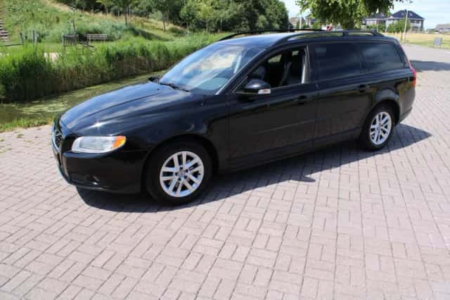 Volvo V70 (2010) thumbnail 1