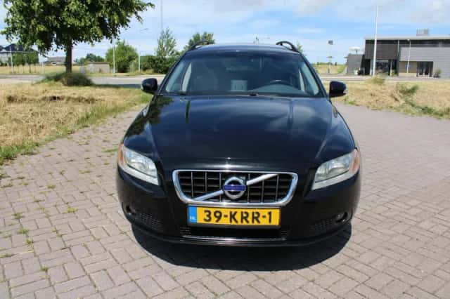 Volvo V70 (2010) thumbnail 3