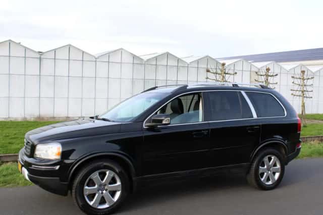 Volvo XC90 (2011) thumbnail 1