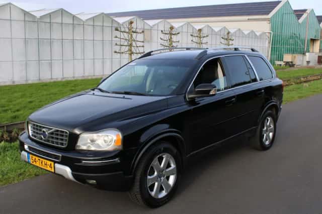 Volvo XC90 (2011) thumbnail 2