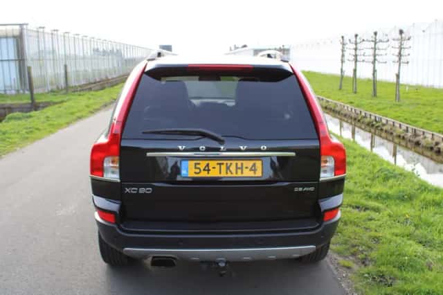 Volvo XC90 (2011) thumbnail 4
