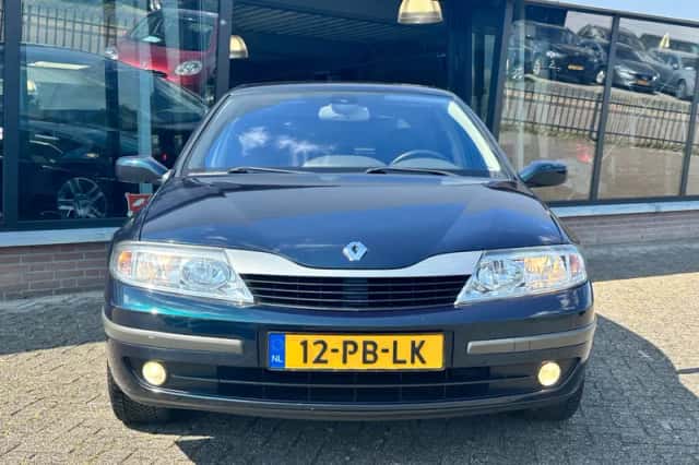 Renault Laguna (2004) thumbnail 3