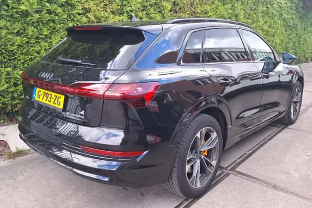 Audi e-tron (2019) thumbnail 4
