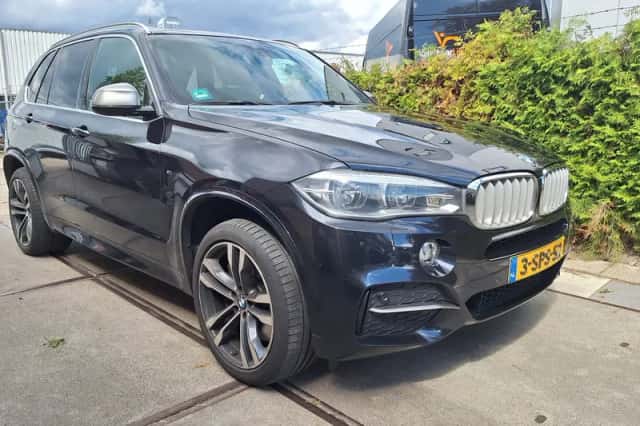 BMW X5 (2013) thumbnail 3