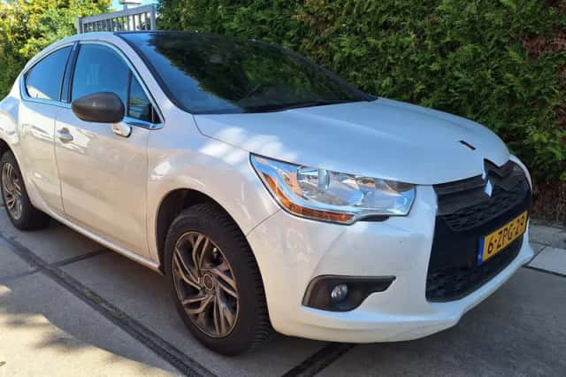 Citroën DS4 (2015) thumbnail 3