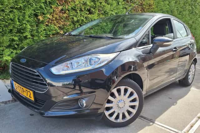 Ford Fiesta (2014) thumbnail 1
