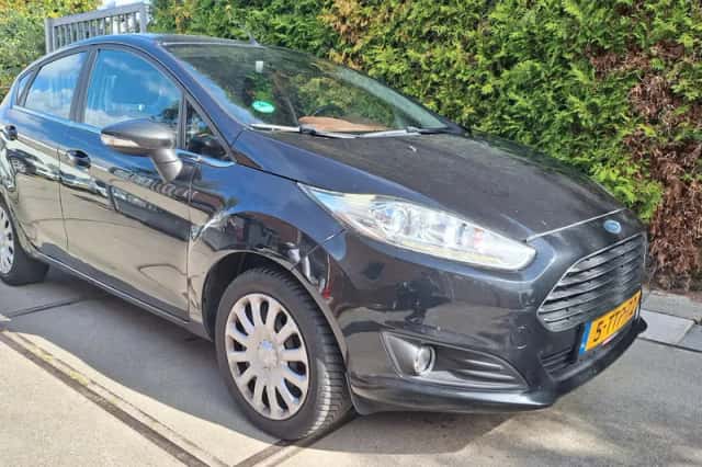 Ford Fiesta (2014) thumbnail 3