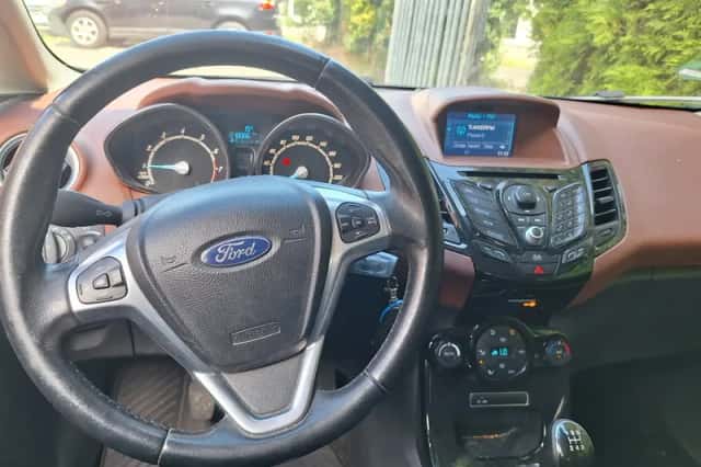 Ford Fiesta (2014) thumbnail 6
