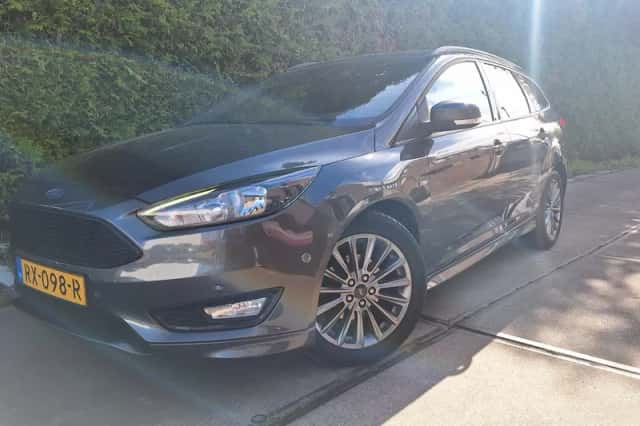 Ford Focus (2018) thumbnail 1