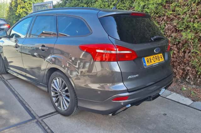 Ford Focus (2018) thumbnail 2