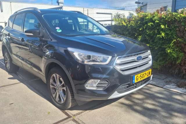 Ford Kuga (2018) thumbnail 4