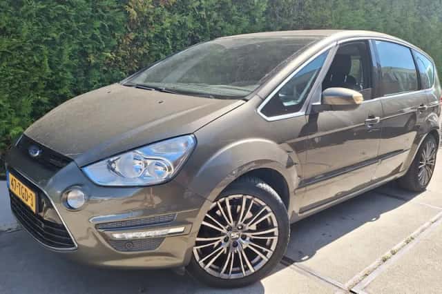 Ford S-Max (2012) thumbnail 1