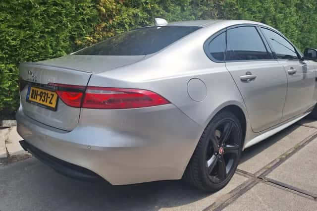 Jaguar XF (2018) thumbnail 2