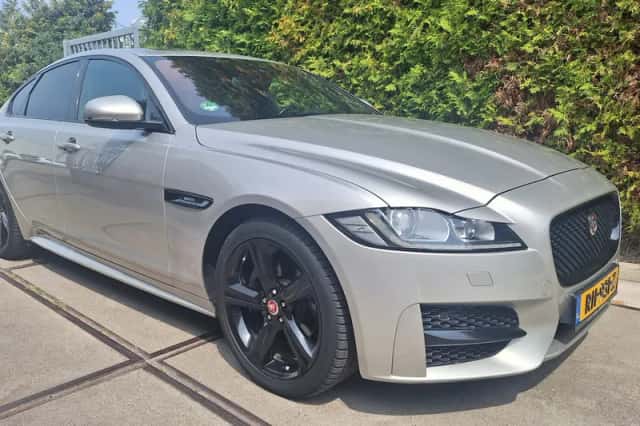 Jaguar XF (2018) thumbnail 3