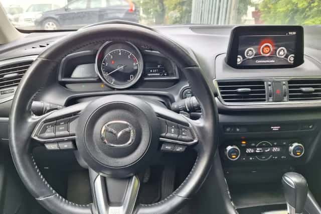 Mazda 3 (2019) thumbnail 6