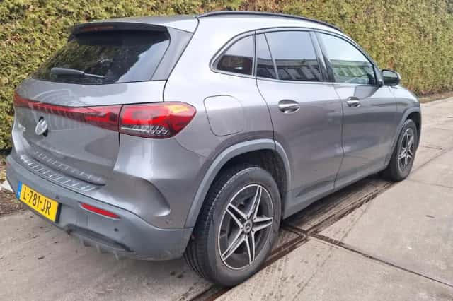 Mercedes-Benz EQA (2021) thumbnail 4