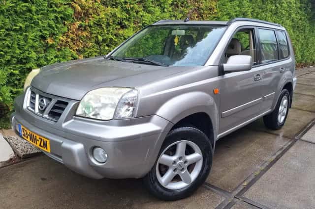 Nissan X-Trail (2003) thumbnail 1