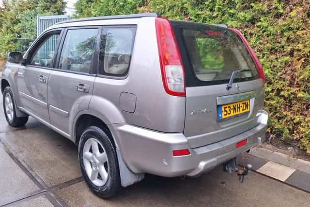 Nissan X-Trail (2003) thumbnail 2