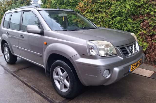 Nissan X-Trail (2003) thumbnail 3