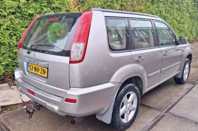 Nissan X-Trail (2003) thumbnail 4