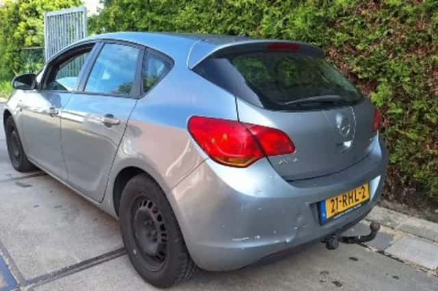 Opel Astra (2011) thumbnail 2