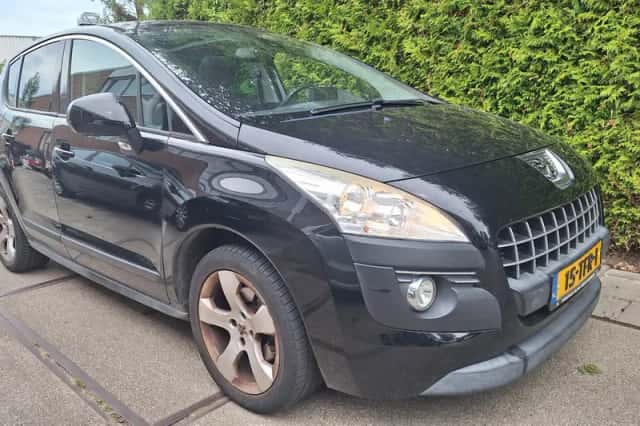 Peugeot 3008 (2012) thumbnail 3