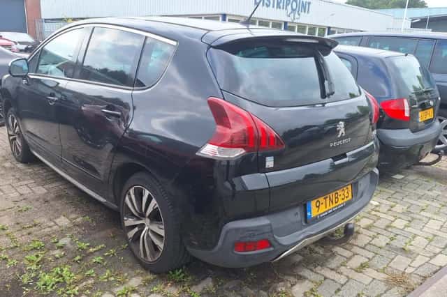 Peugeot 3008 (2014) thumbnail 2