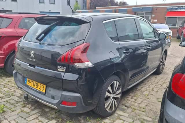 Peugeot 3008 (2014) thumbnail 4