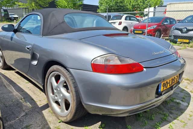 Porsche Boxster (2001) thumbnail 2