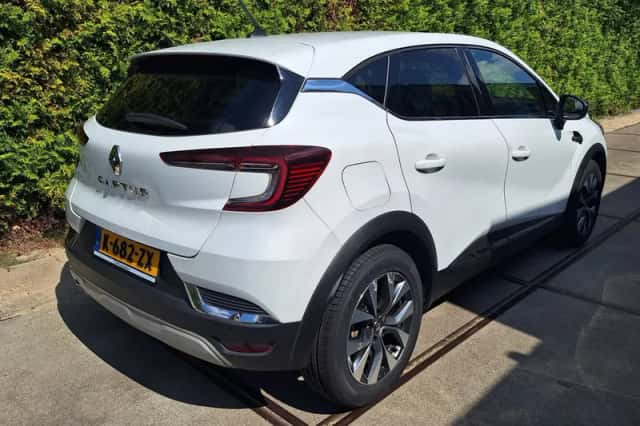 Renault Captur (2021) thumbnail 4