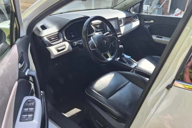 Renault Captur (2021) thumbnail 5