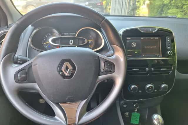 Renault Clio (2014) thumbnail 6