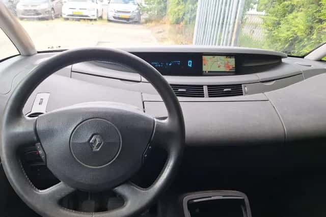 Renault Grand Espace (2010) thumbnail 6