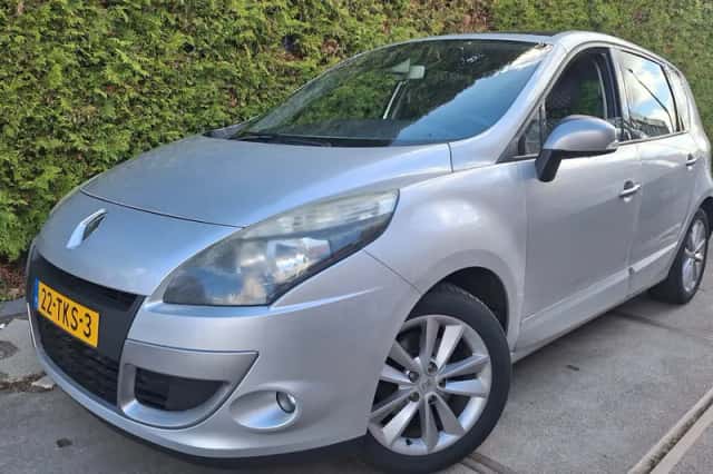 Renault Scénic (2012) thumbnail 1