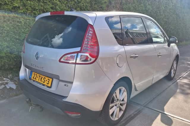 Renault Scénic (2012) thumbnail 2