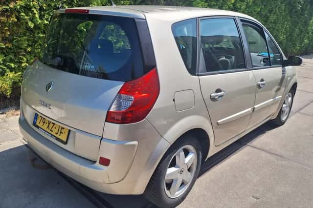 Renault Scénic (2007) thumbnail 2