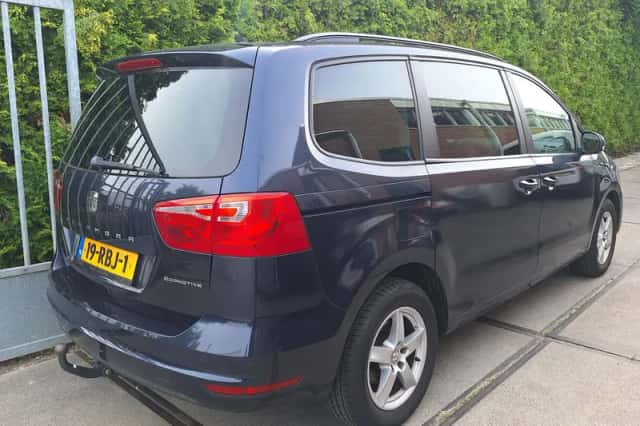 SEAT Alhambra (2011) thumbnail 4