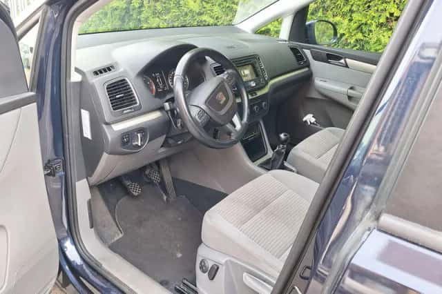 SEAT Alhambra (2011) thumbnail 5