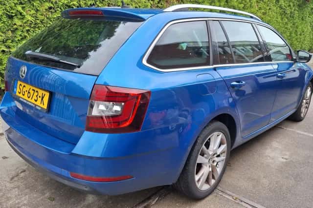 Škoda Octavia (2018) thumbnail 4