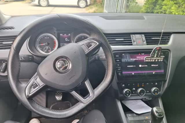 Škoda Octavia (2018) thumbnail 6