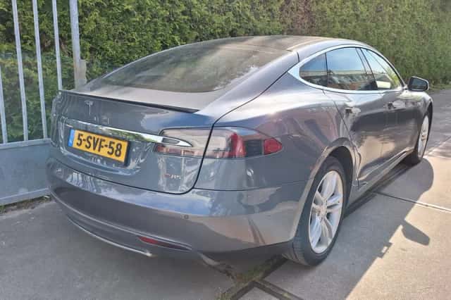 Tesla Model S (2013) thumbnail 4