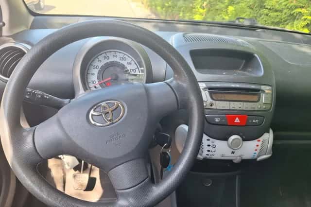 Toyota Aygo (2012) thumbnail 6
